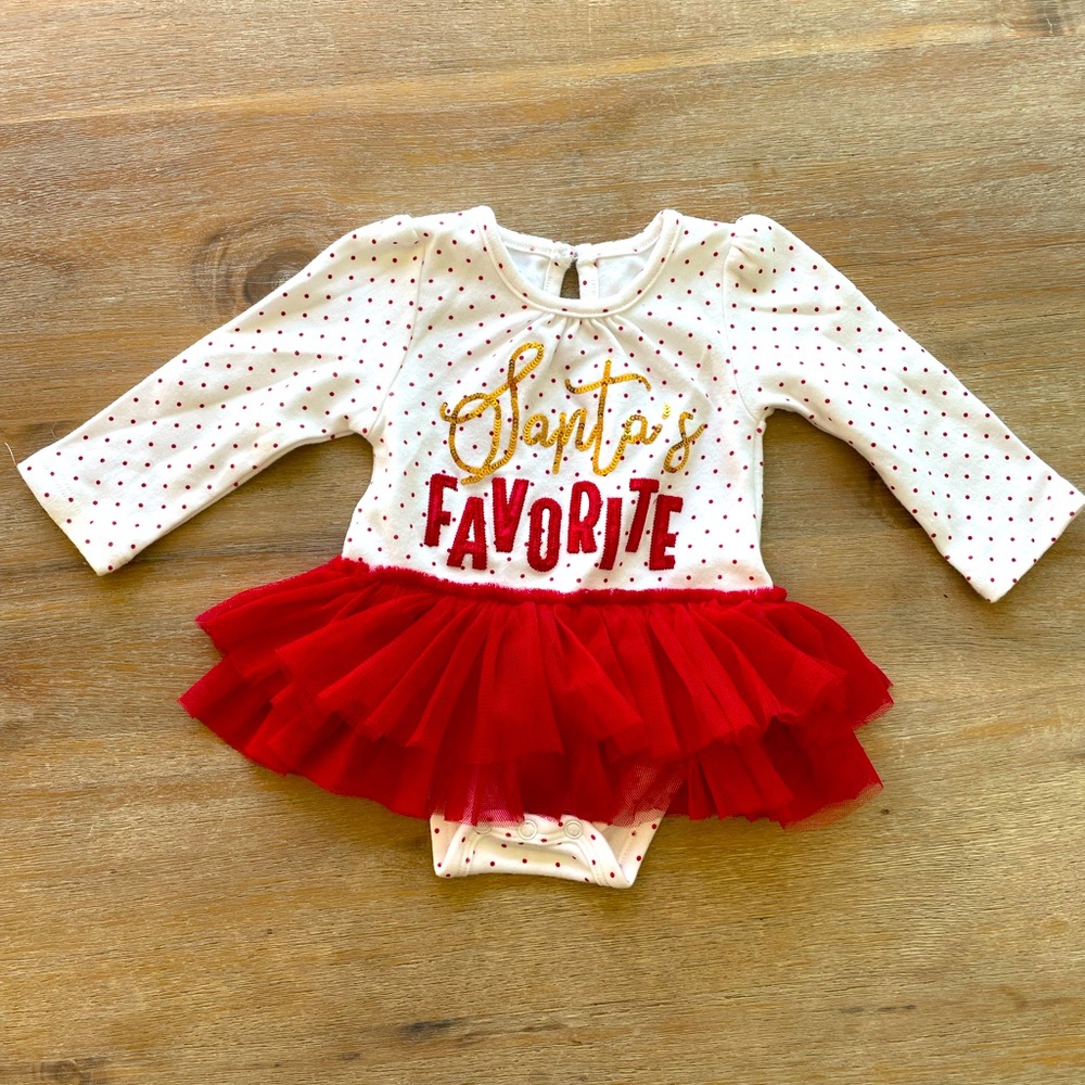 *NWOT* 0-3M Santa’s Favorite Christmas Onesie with Tulle Skirt  (Mudpie)